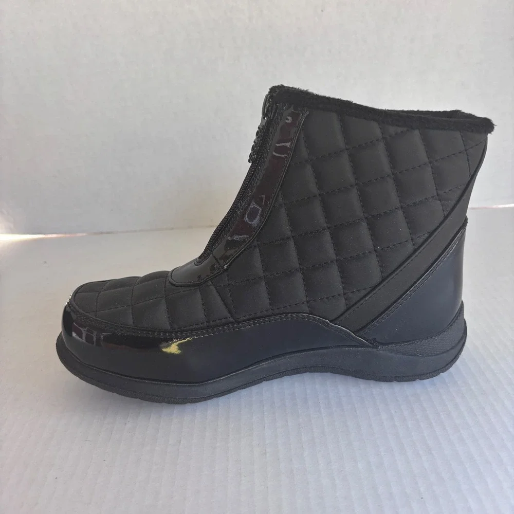Totes Women's Black Quilted Zip Winter Snow Boots Size 6‎